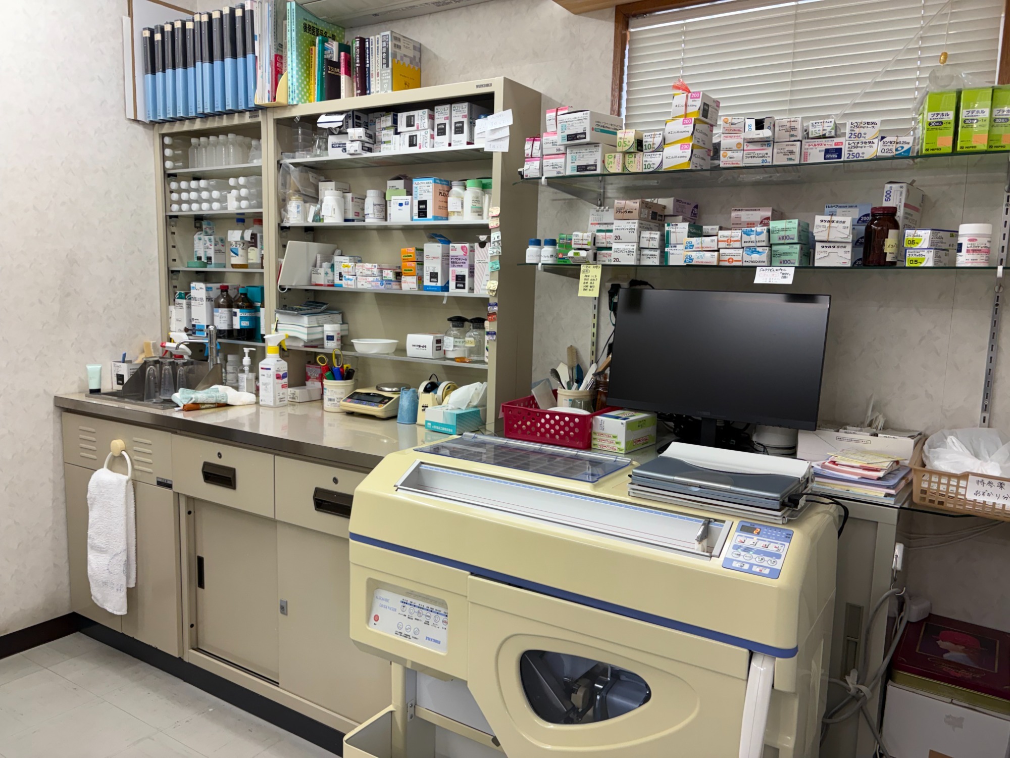 院内町薬局 調剤室